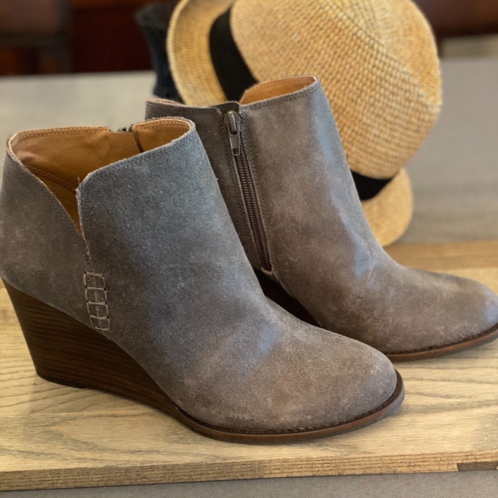 NWT LUCK BRAND Yimme Wedge Heel Ankle Boot